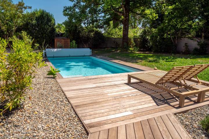 Un projet piscine représente un véritable investissement et demande une implication, il est donc crucial de réfléchir aux bonnes questions pour trouver la piscine qui correspond à votre besoin.